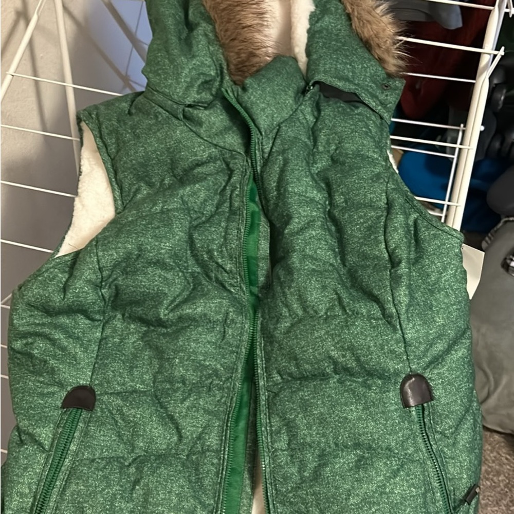 GreenTea Quilted Green Vest with Fur Collar